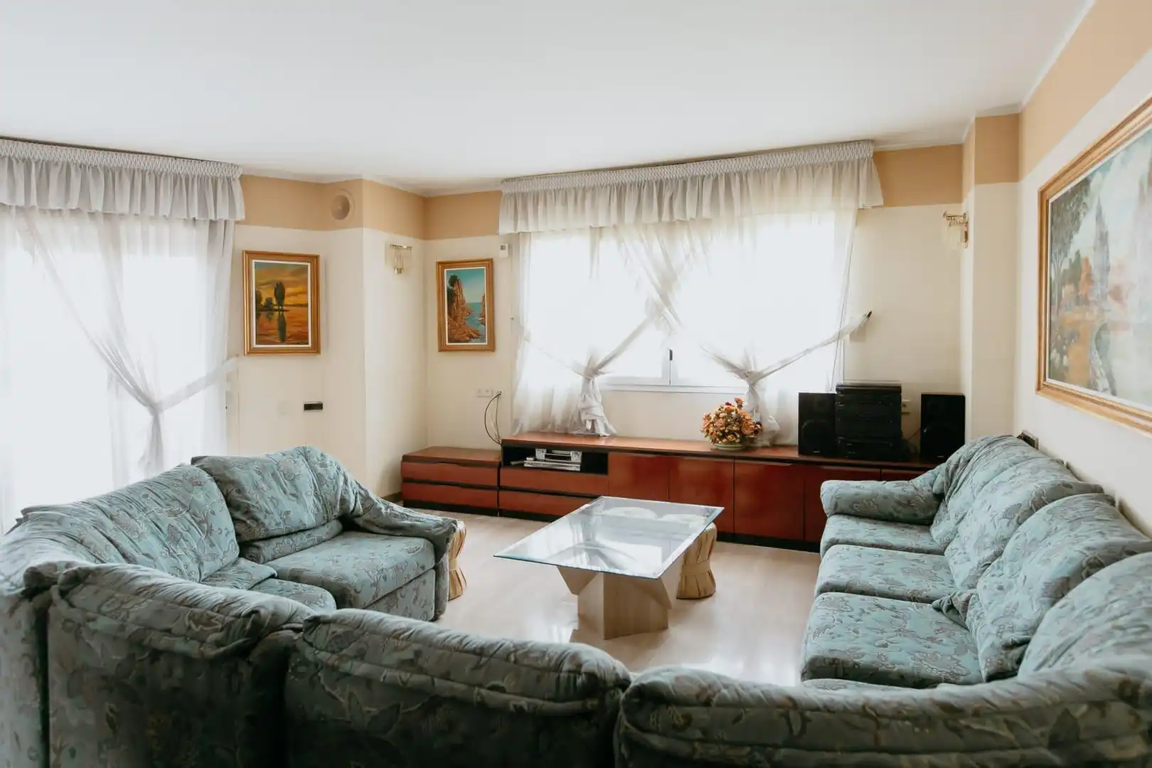 Sala de estar de Casa adosada en venta en Huesca con Aire acondicionado, Jardín privado y Terraza