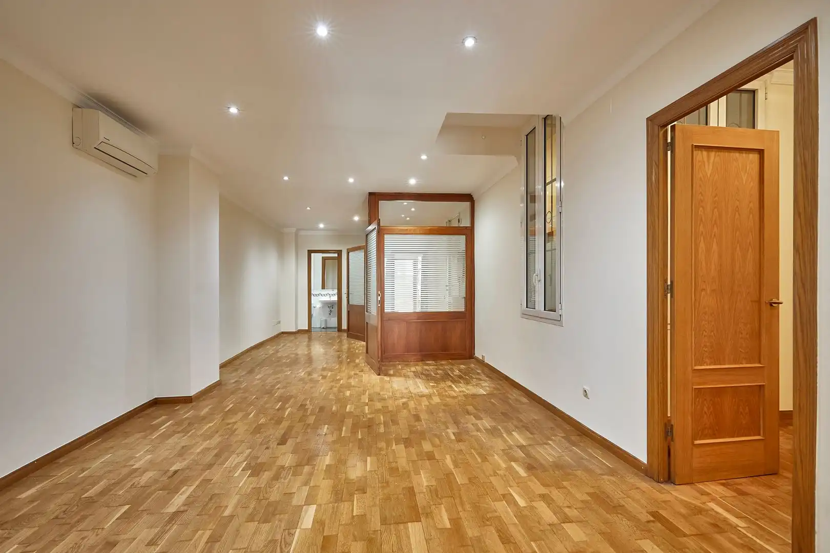 Apartments for sale in Barcelona  with Air Conditioner, Terrace and Balcony