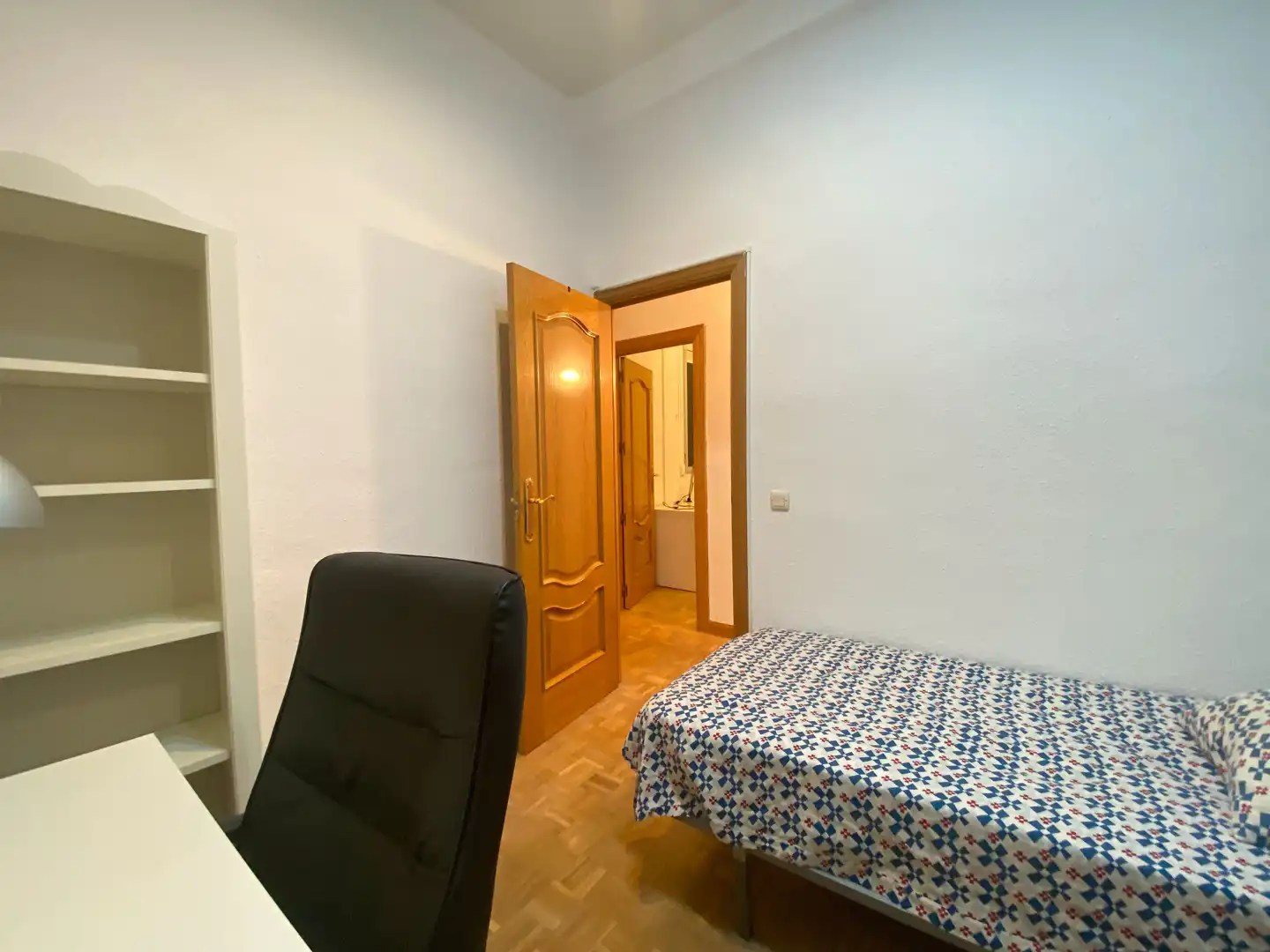 Flat for rent in Avenida de la Reina Victoria, Ciudad Universitaria
