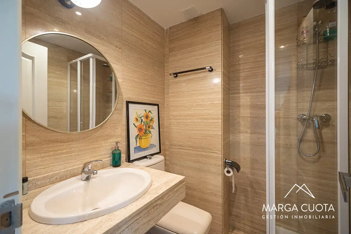 Badezimmer von Dachboden zur Miete in Pozuelo de Alarcón mit Klimaanlage, Heizung und Möbliert