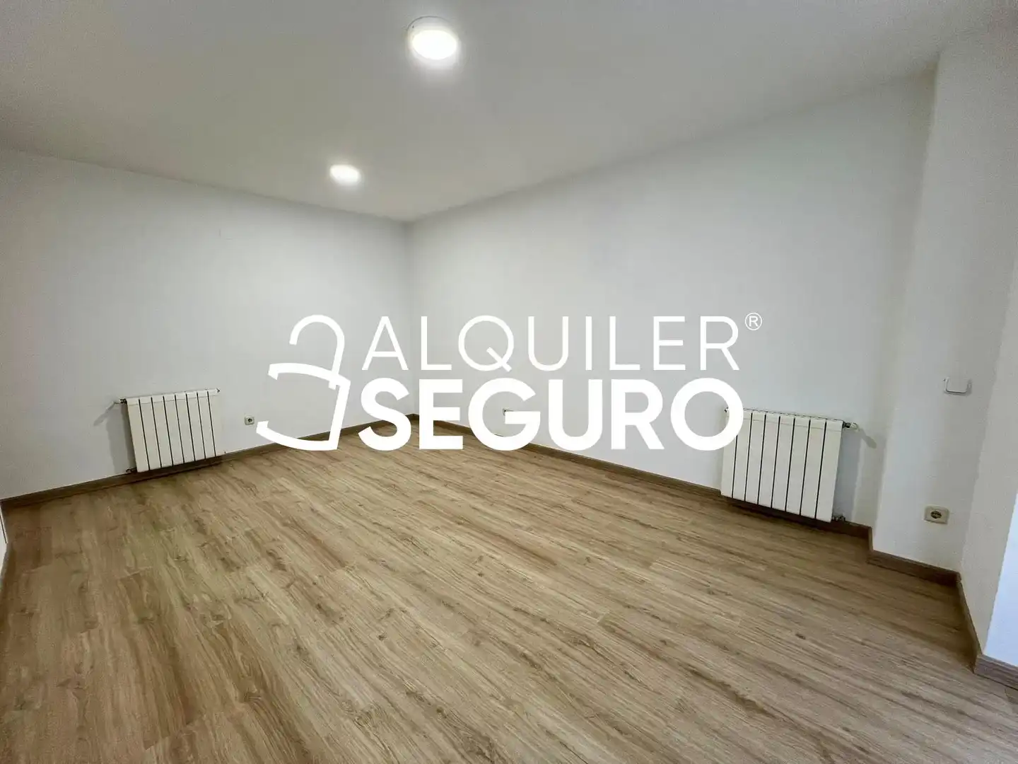 Habitación de Piso de alquiler en Madrid con Aire acondicionado, Calefacción y Piscina