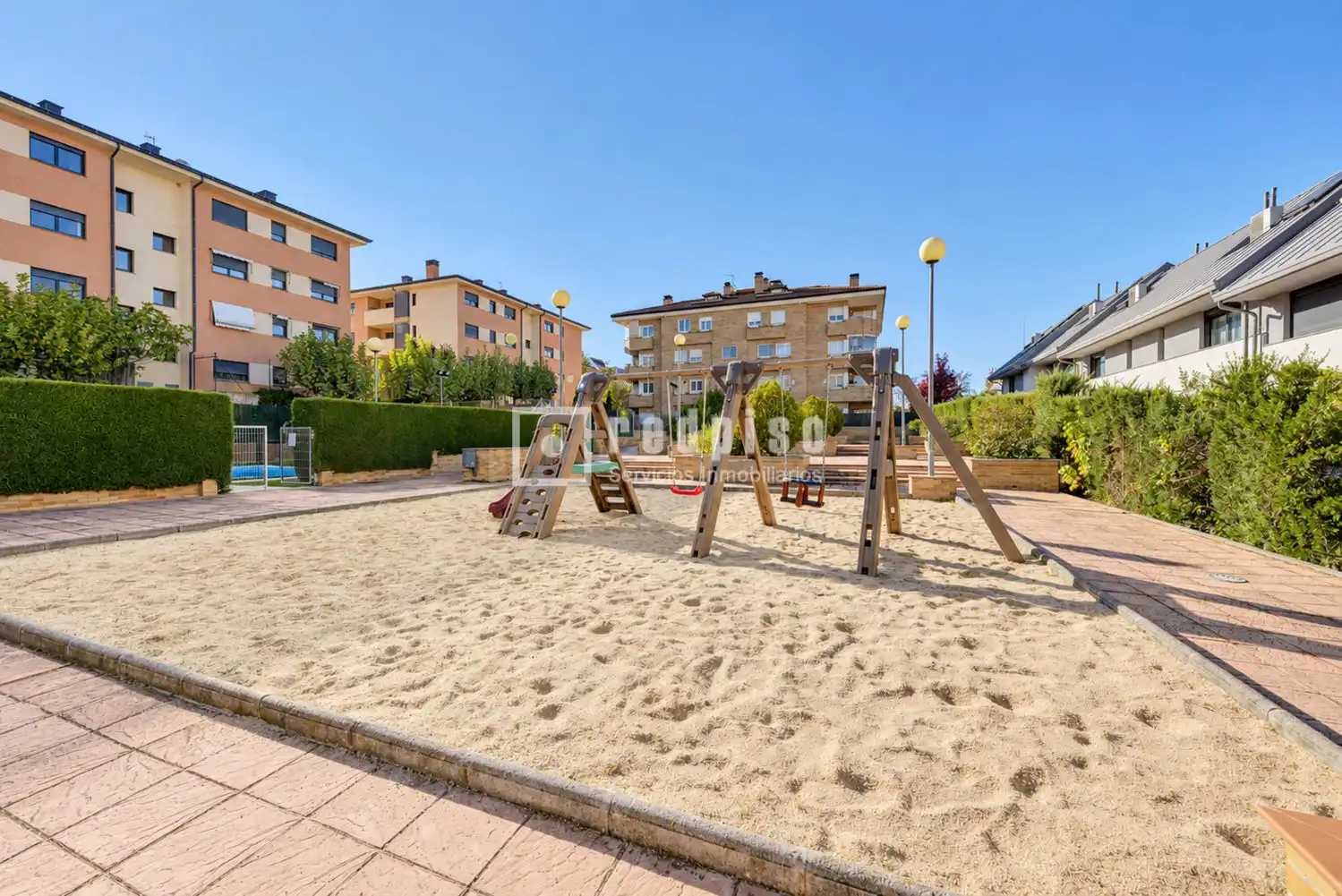 Parkplatz von Wohnung zum Verkauf in Boadilla del Monte mit Klimaanlage, Heizung und Privatgarten