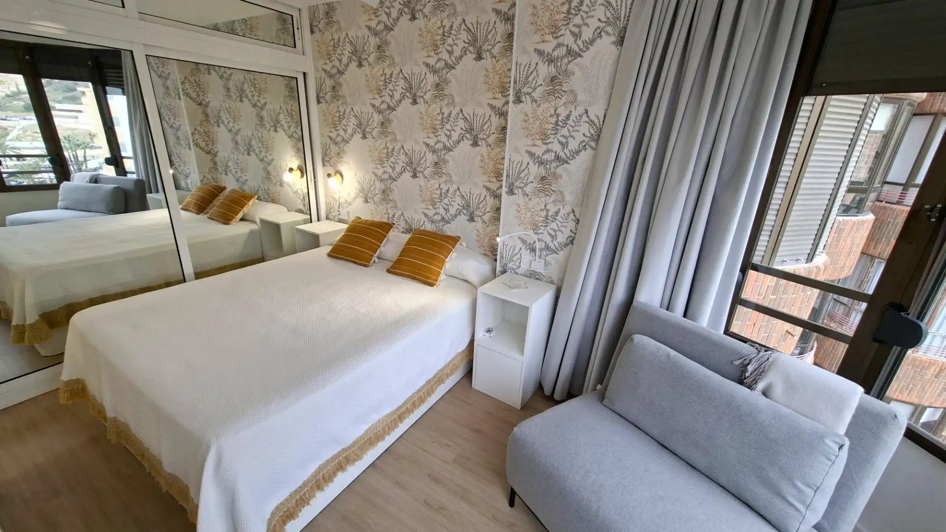 Bedroom of Apartments for sale in Benidorm  with Heating, Furnished and Community pool