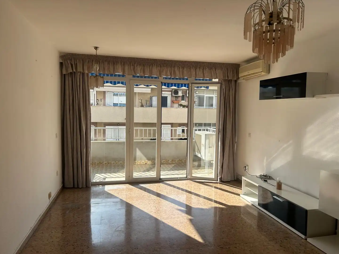 Wohnzimmer von Wohnung zum Verkauf in  Palma de Mallorca mit Klimaanlage, Terrasse und Abstellraum