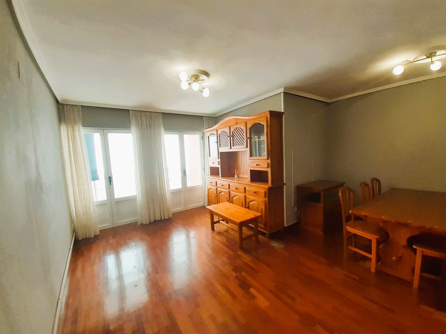Living room of Flat for sale in Cigales  with Heating, Terrace and Storage room