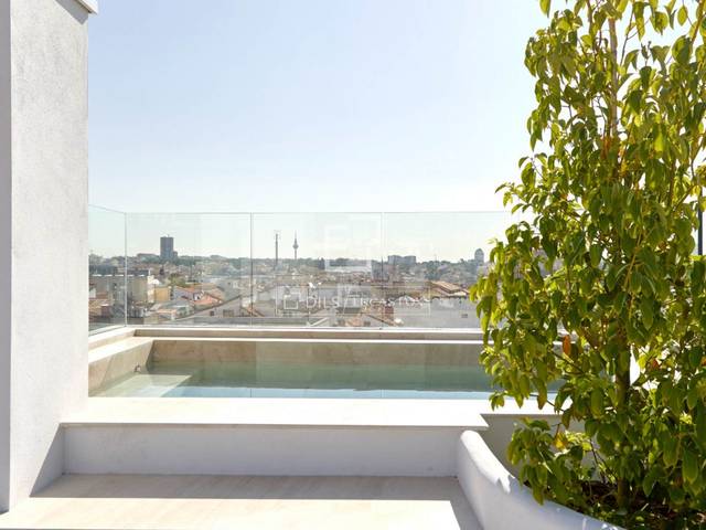 Ático en Alquiler en Cortes - Huertas