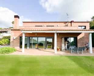 Vista exterior de Casa o xalet de lloguer en Sant Vicenç de Montalt amb Calefacció, Jardí privat i Terrassa