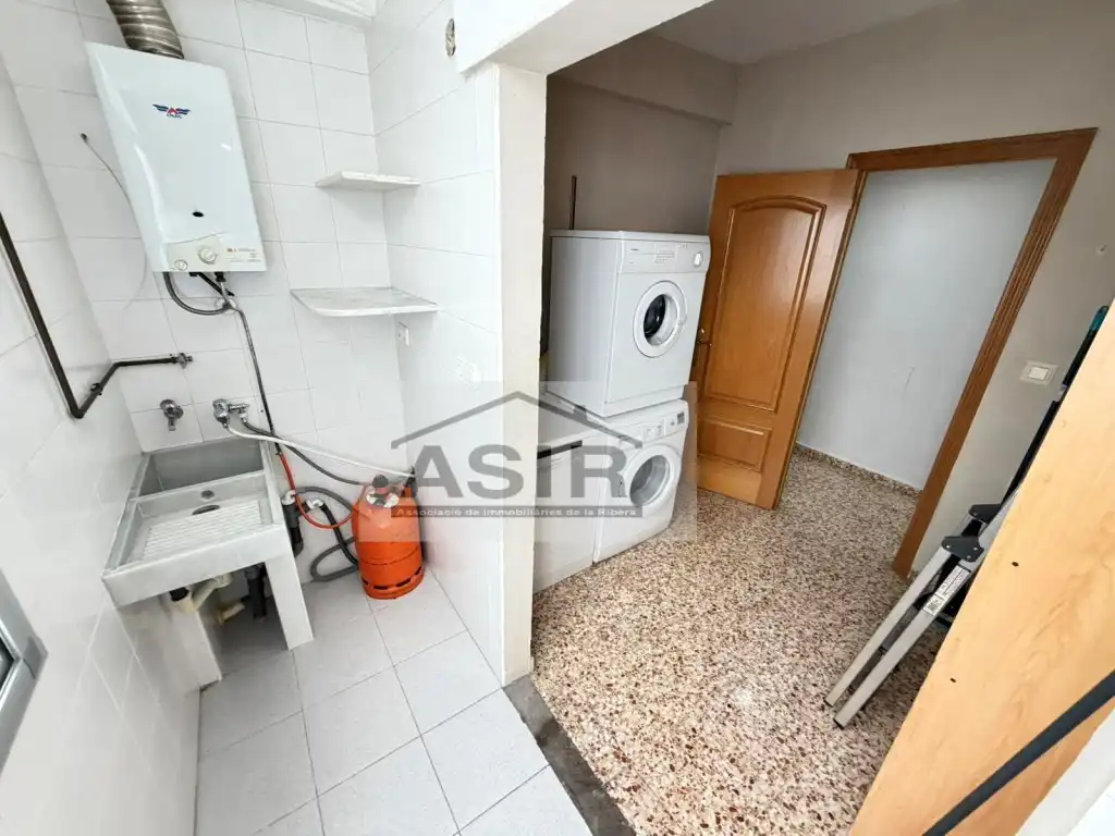 Piso en venta en Alzira con Balcón