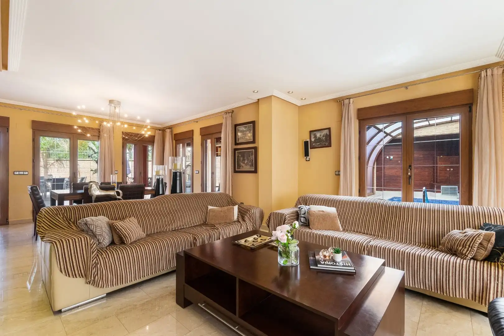 Sala de estar de Casa o chalet en venta en Orihuela con Aire acondicionado, Jardín privado y Terraza