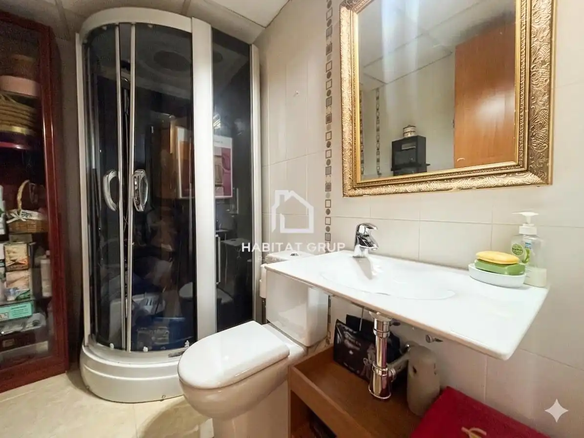 Bathroom of Flat for sale in Anglès  with Heating