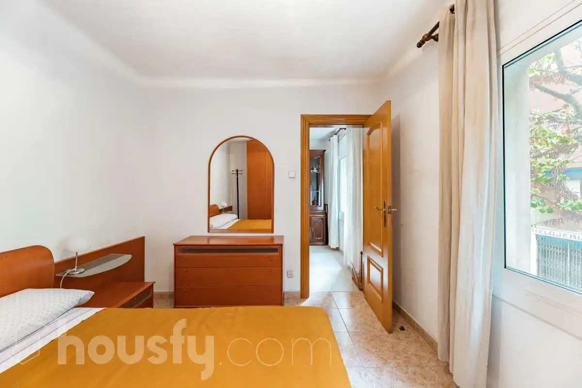 Schlafzimmer von Wohnung zum Verkauf in Barcelona mit Möbliert