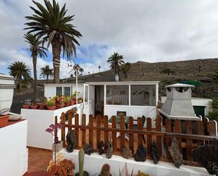 Exterior view of House or chalet for sale in Haría  with Furnished