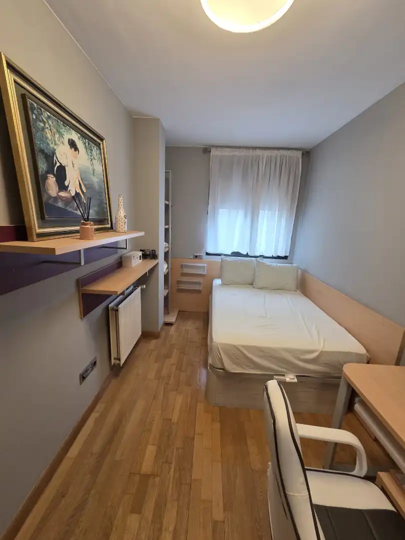 Habitación de Piso en venta en Gijón  con Calefacción, Jardín privado y Parquet
