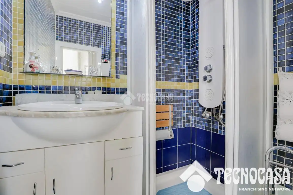 Bathroom of Flat for sale in Mataró  with Heating and Terrace