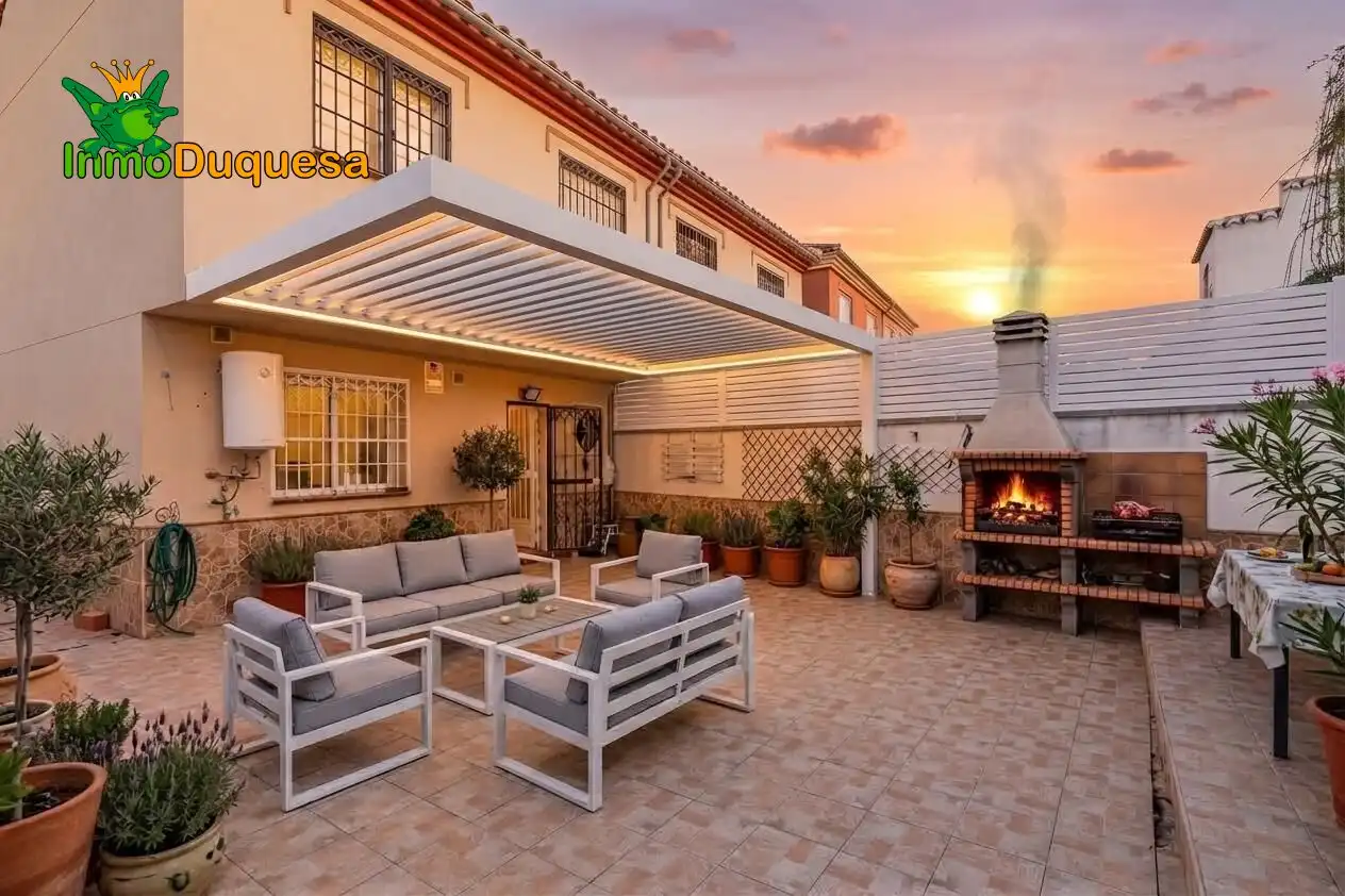Semi-detached house with terrace for sale in Jun