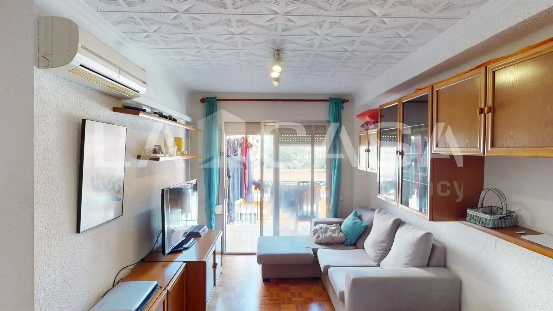Flat with terrace for sale in Algirós