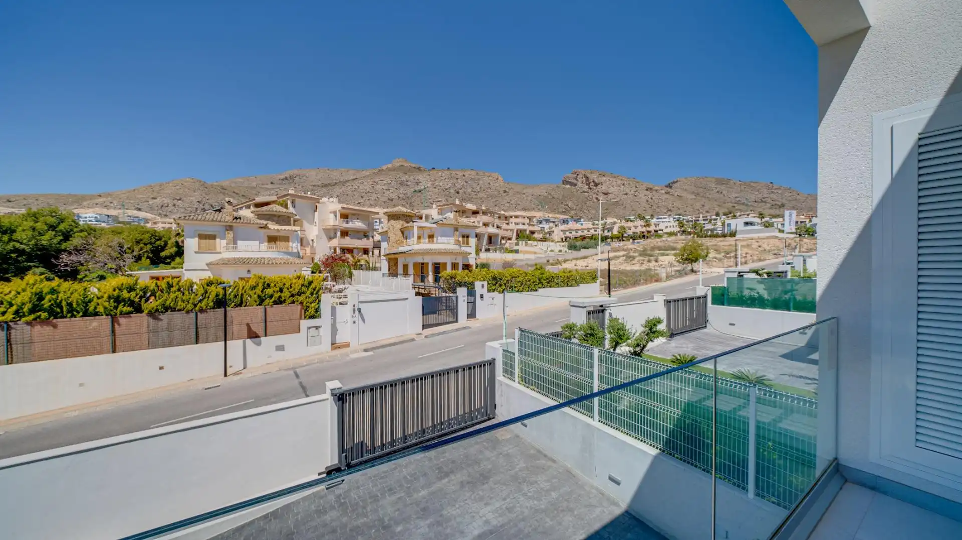 Chalet con piscina en alquiler en Golf Bahía, imagen 29