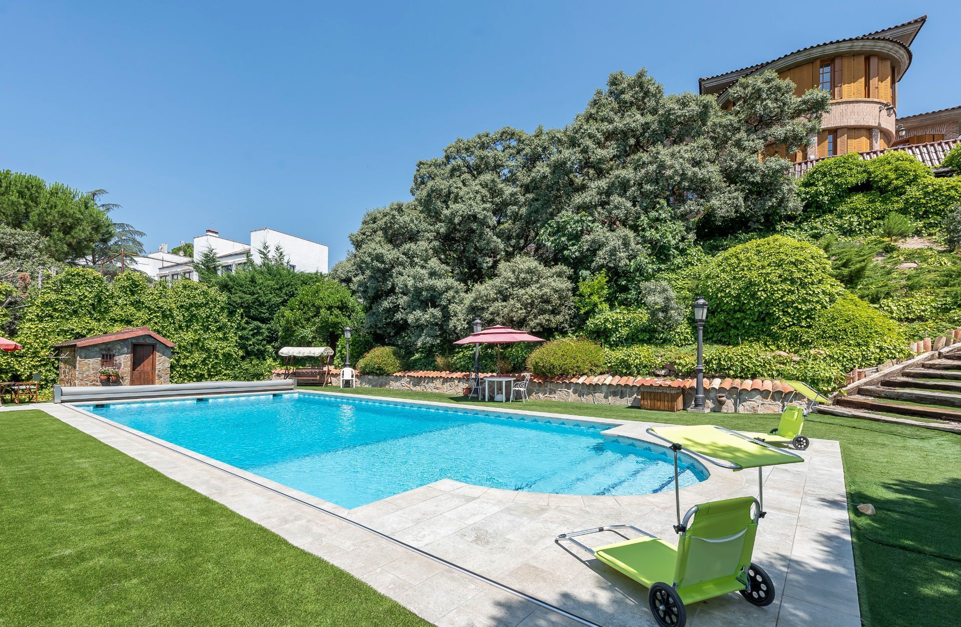 Swimming pool of House or chalet for sale in Las Rozas de Madrid