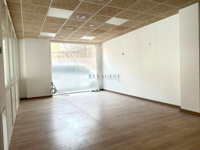 Local comercial en Alquiler en Roquetes