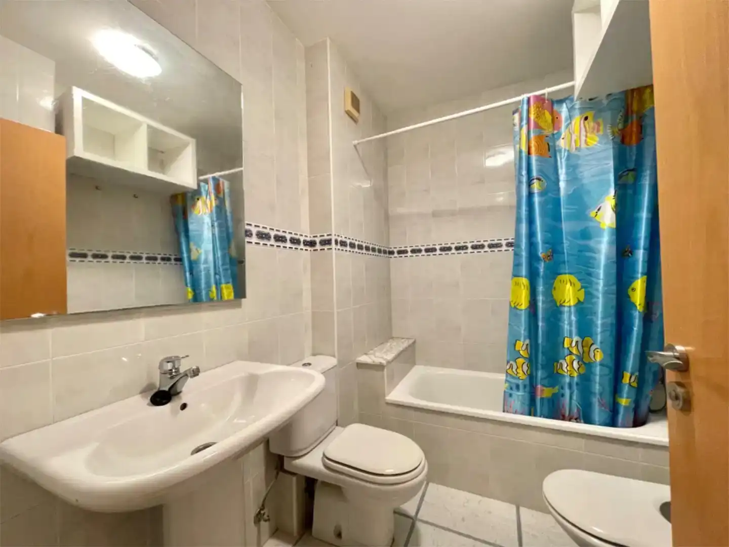 Badezimmer von Wohnung zur Miete in Cedeira mit Privatgarten, Parkett und Möbliert