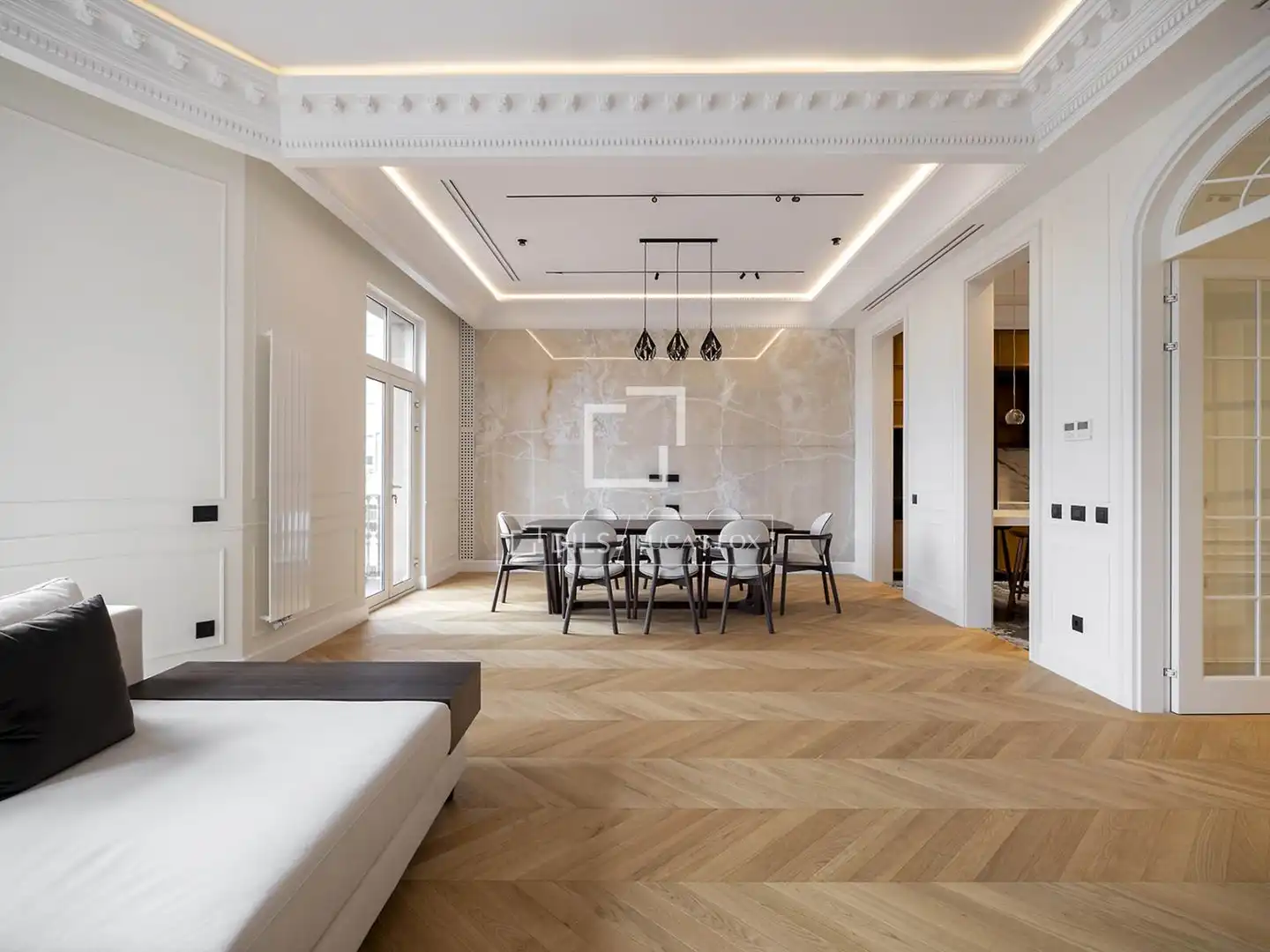 Flat with terrace for sale in Eixample
