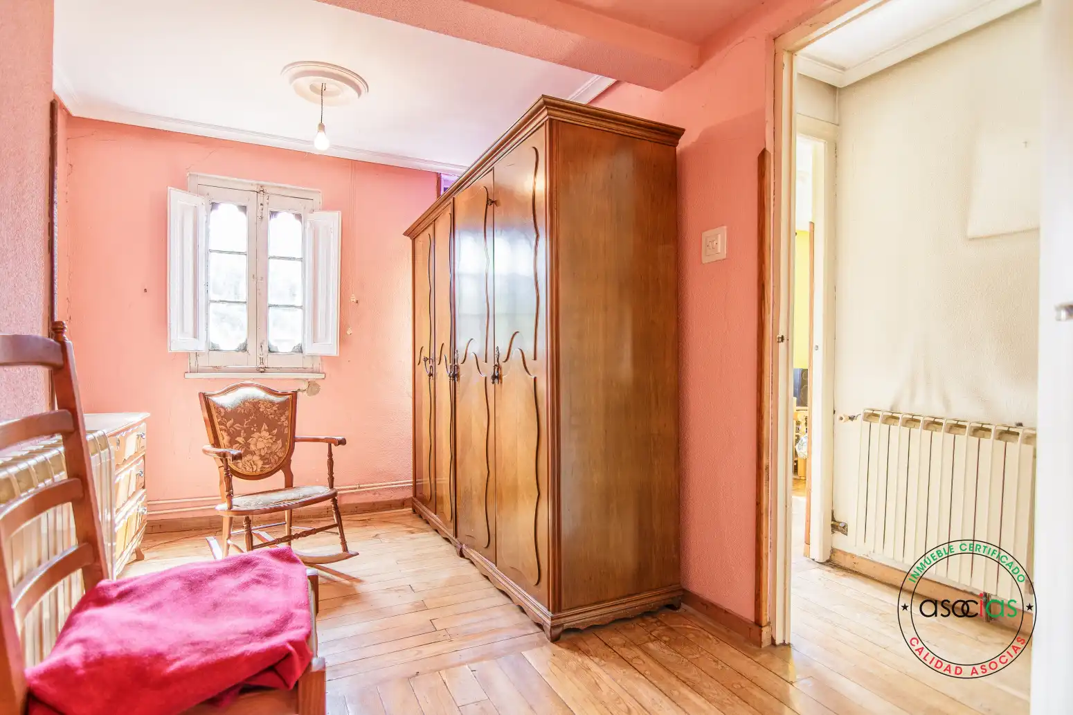 Habitación de Casa o chalet en venta en Las Regueras   con Calefacción y Jardín privado