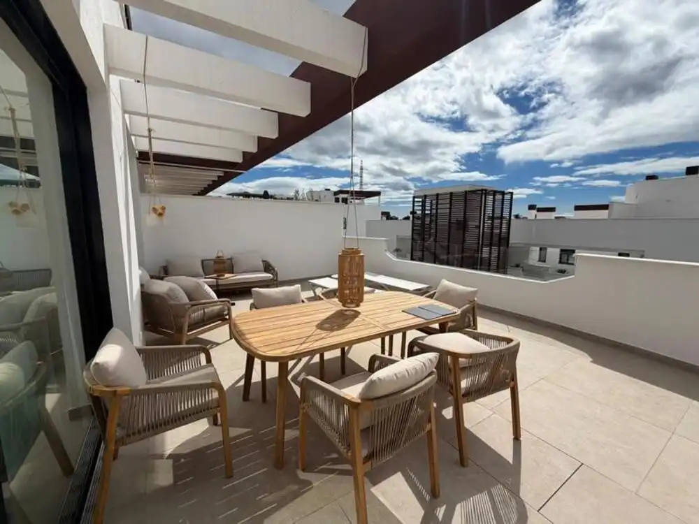 Attic for rent in Cancelada