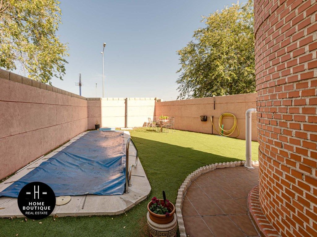 Swimming pool of House or chalet for sale in  Madrid Capital  with Air Conditioner, Private garden and Terrace
