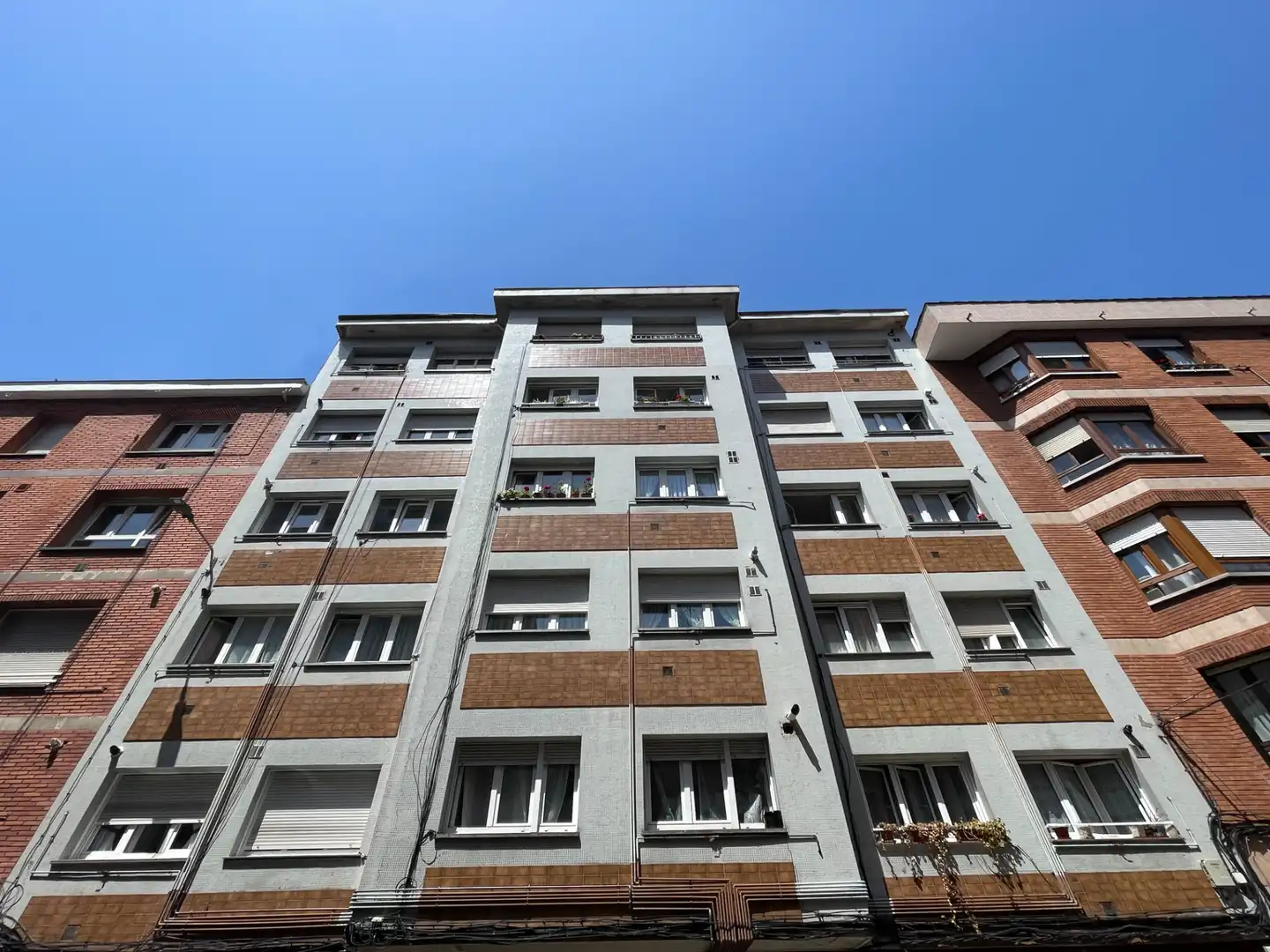 Vista exterior de Pis en venda en Gijón  amb Calefacció, Parquet i Traster