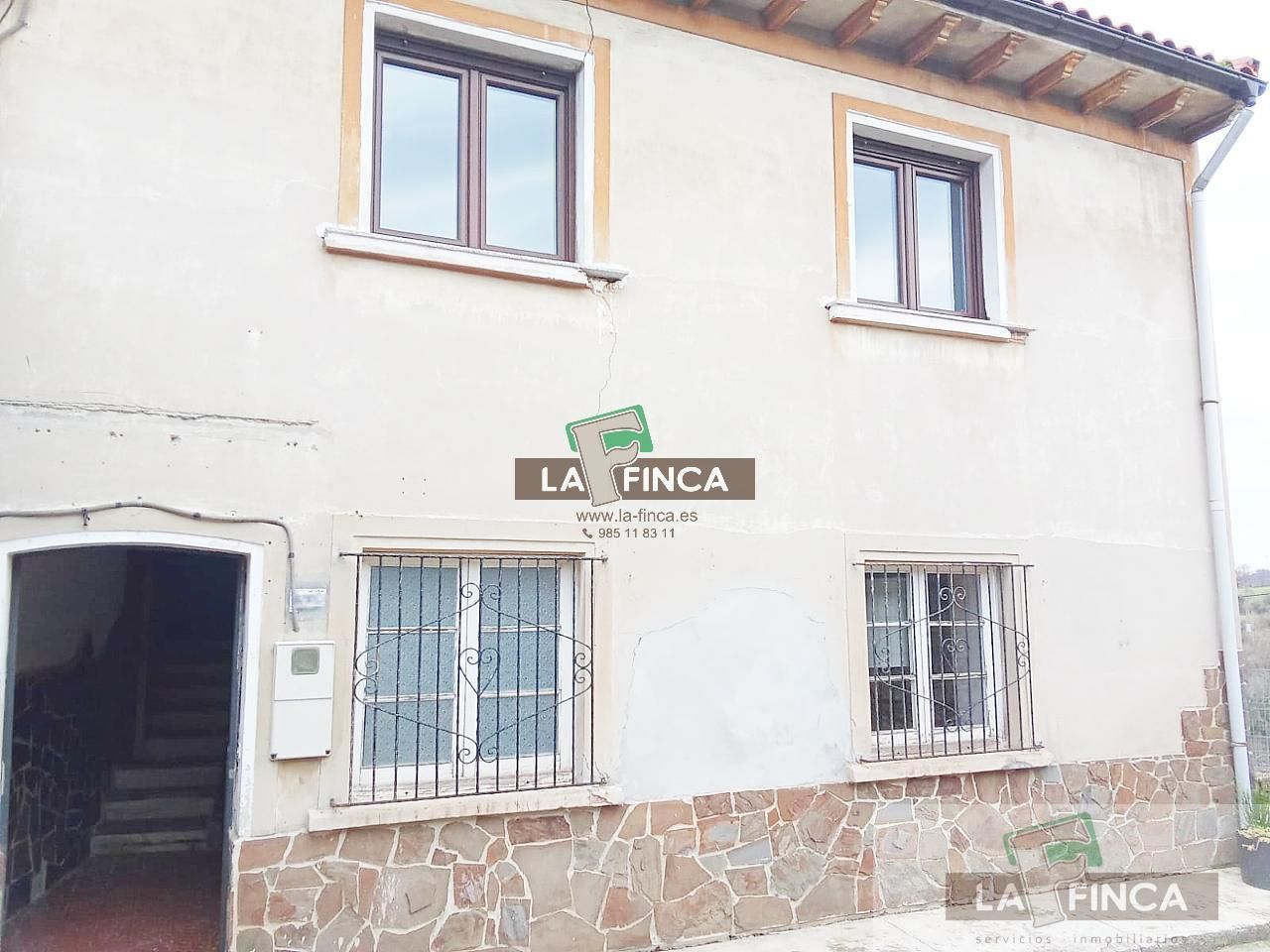 Vista exterior de Casa adosada en venda en Siero