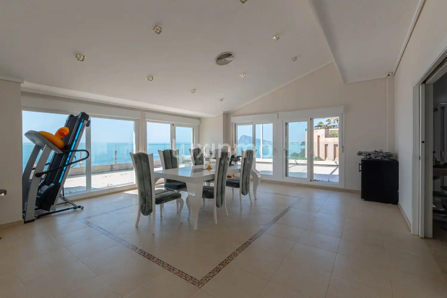 Esszimmer von Dachboden zum Verkauf in Altea mit Klimaanlage, Heizung und Privatgarten