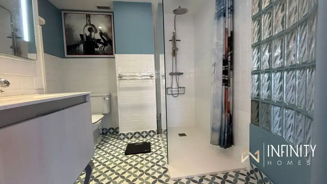 Bathroom of Flat for rent in Bilbao   with Heating and Terrace
