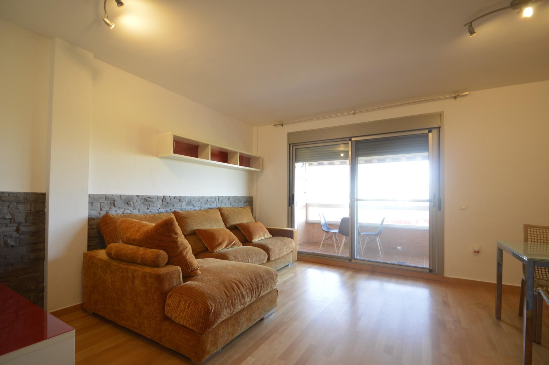 Sala de estar de Piso en venta en  Almería Capital con Aire acondicionado y Piscina comunitaria