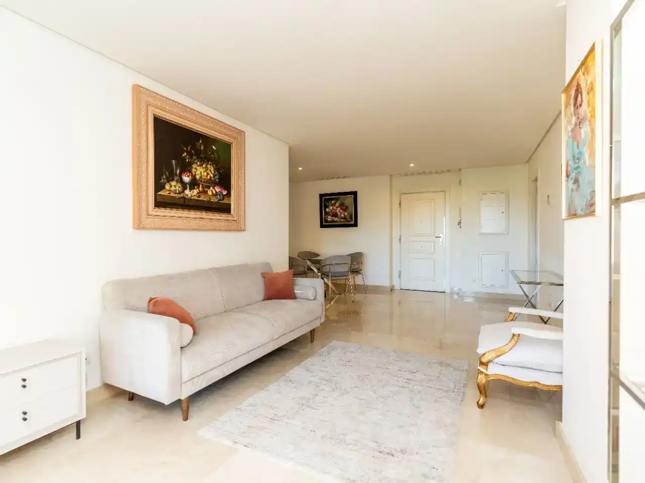 Sala de estar de Piso en venta en Marbella con Aire acondicionado, Terraza y Piscina