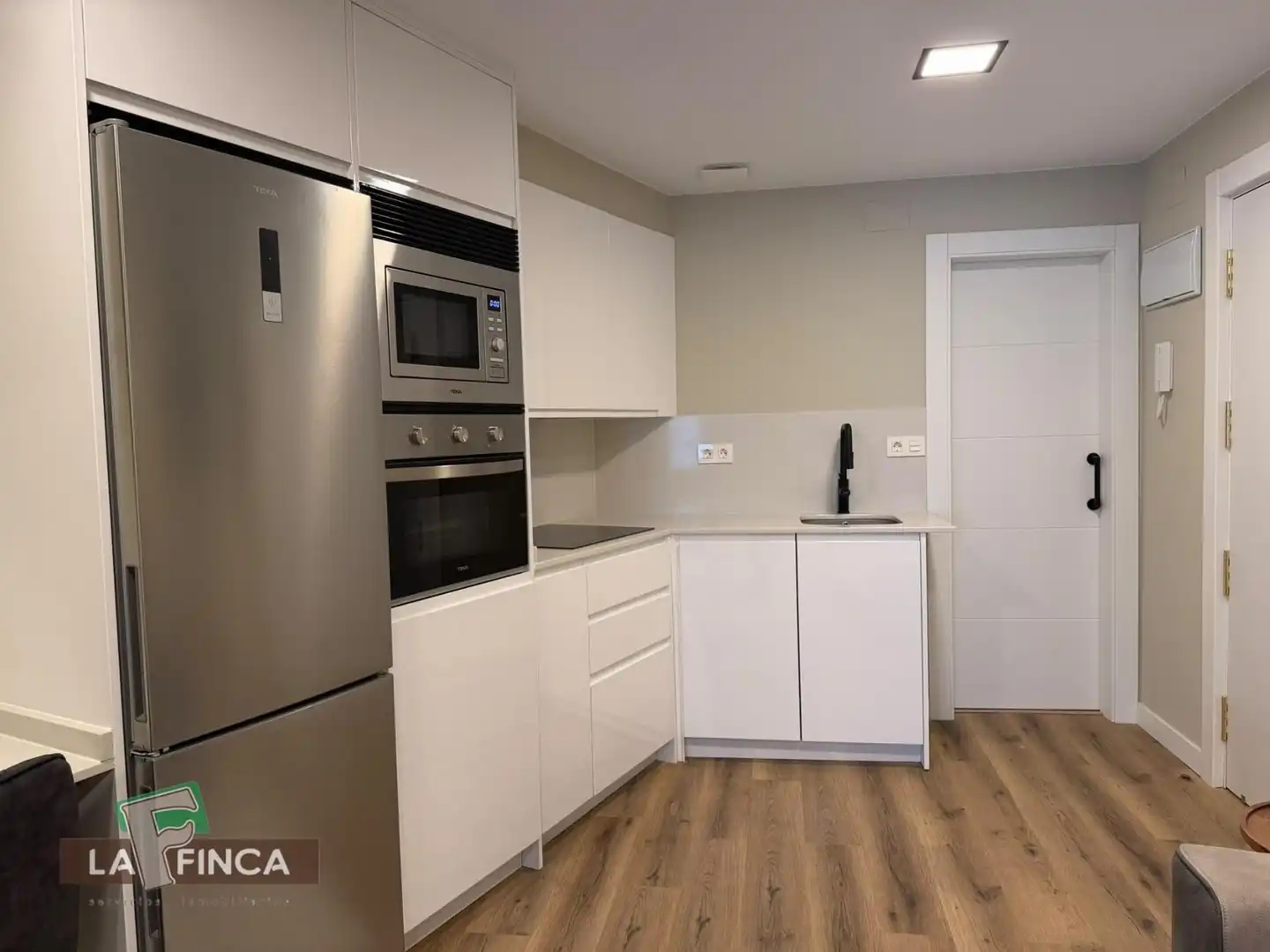 Cocina de Apartamento de alquiler en Milán - Pumarín - Teatinos