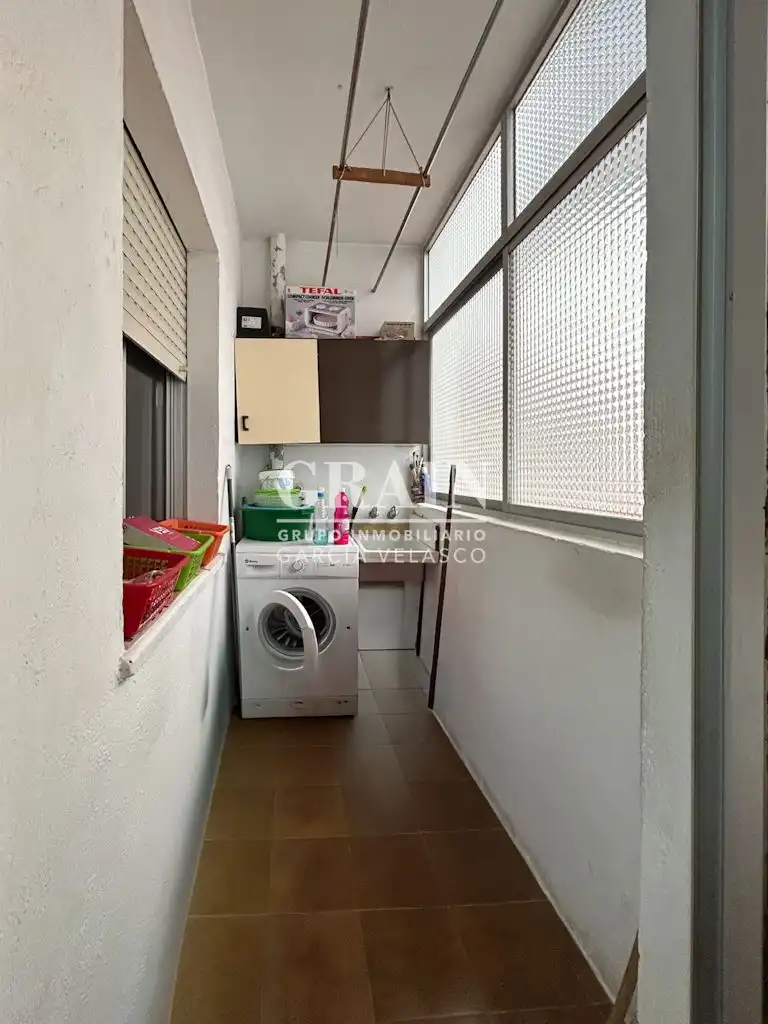 Flat with terrace for sale in Feria, imagen 6