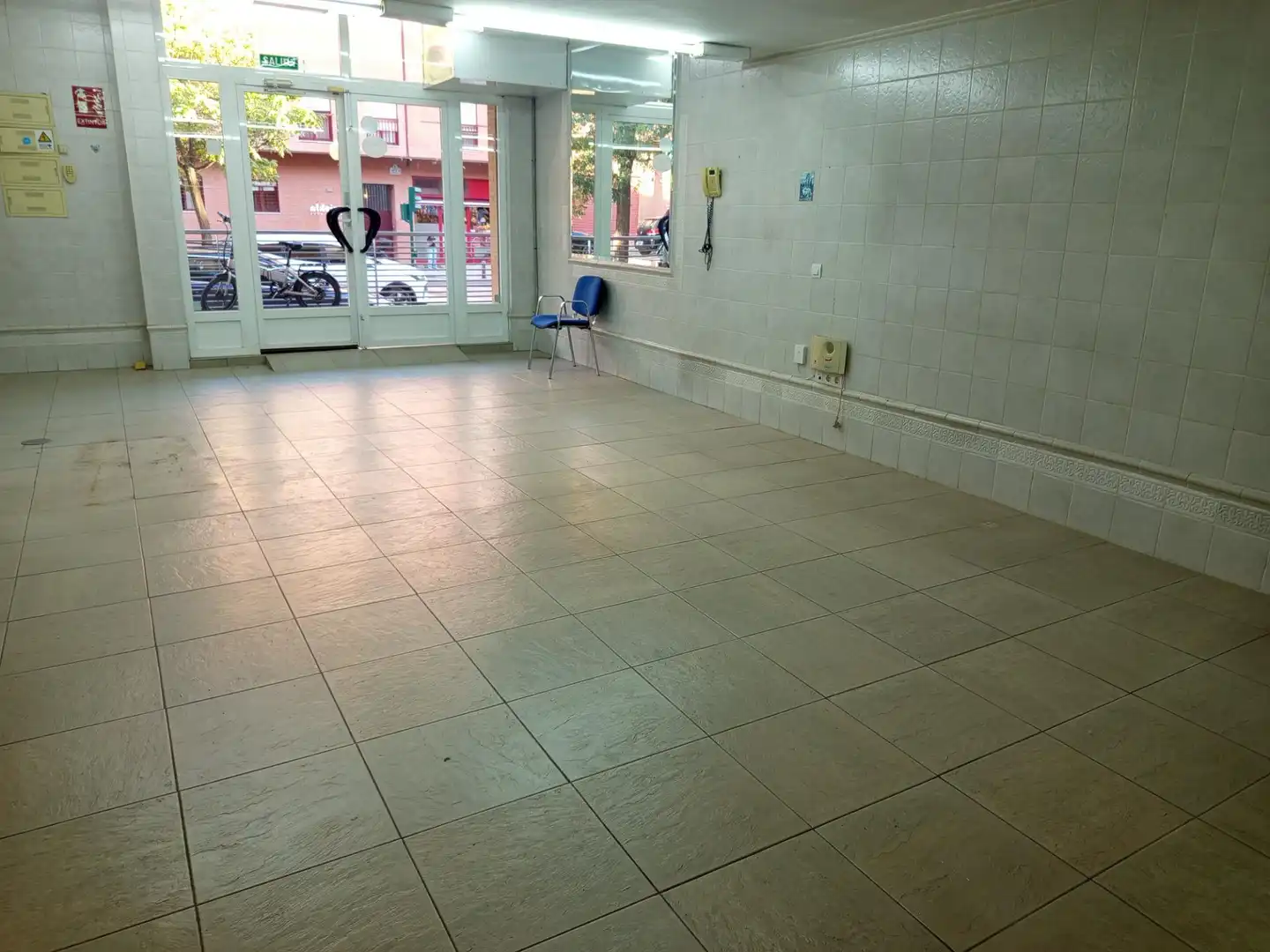 Local comercial de lloguer a Genil, imagen 5