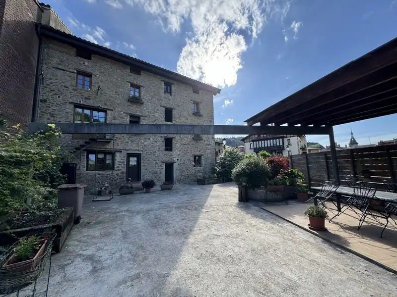 Vista exterior de Piso en venta en Antzuola con Calefacción, Jardín privado y Terraza