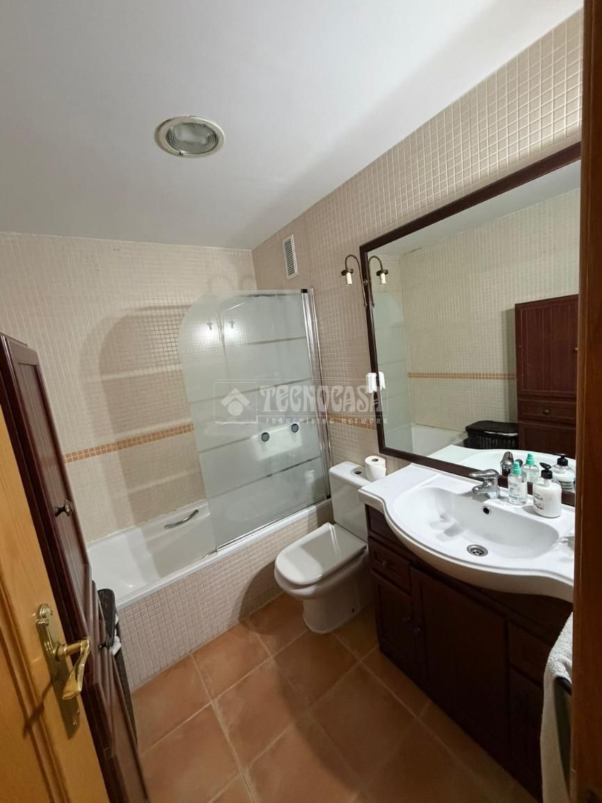Bathroom of Flat for sale in Marbella  with Terrace and Balcony