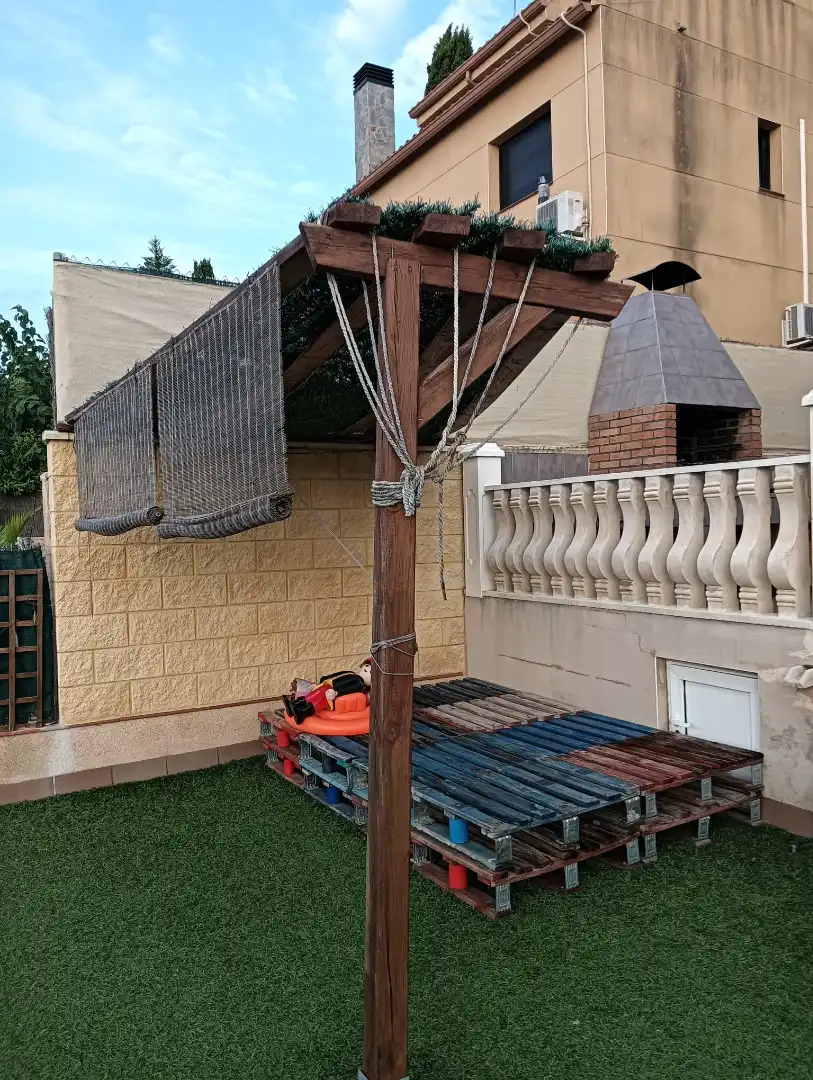 Terraza de Casa adosada en venta en Vilanova i la Geltrú con Aire acondicionado, Calefacción y Jardín privado