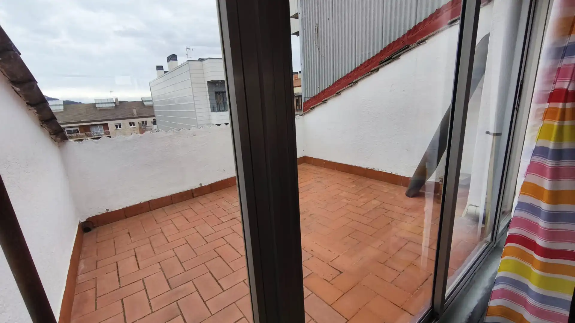 Terraza de Casa adosada en venta en Cerdanyola del Vallès con Calefacción, Terraza y Balcón