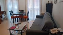 Living room of Flat for sale in Parla  with Heating, Furnished and Community pool