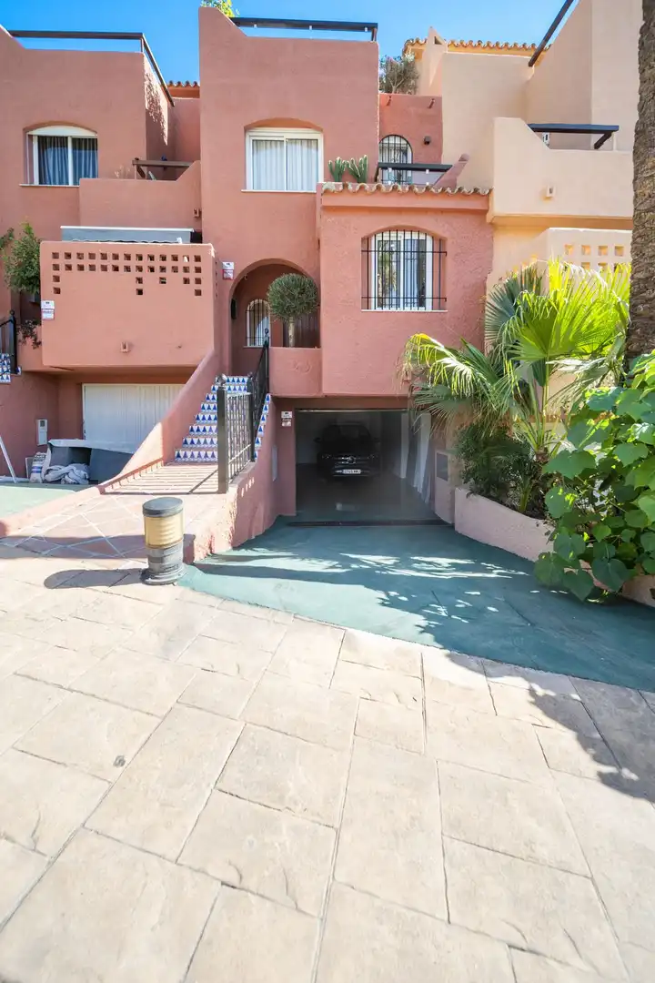 Casa a schiera con piscina in vendita a Nueva Andalucía, imagen 48