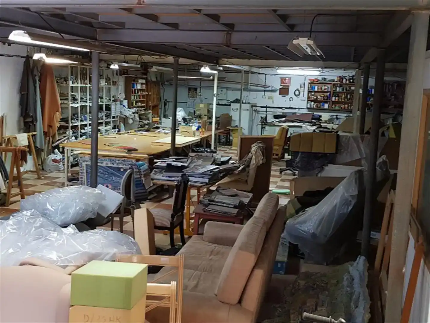 Nave industrial en venta en Tomares
