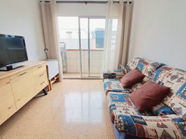 Estudio con balcón en alquiler en Calle Tomás Miller