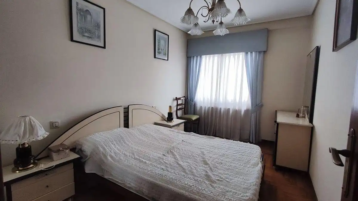Habitación de Piso en venta en Vigo  con Calefacción, Trastero y Amueblado