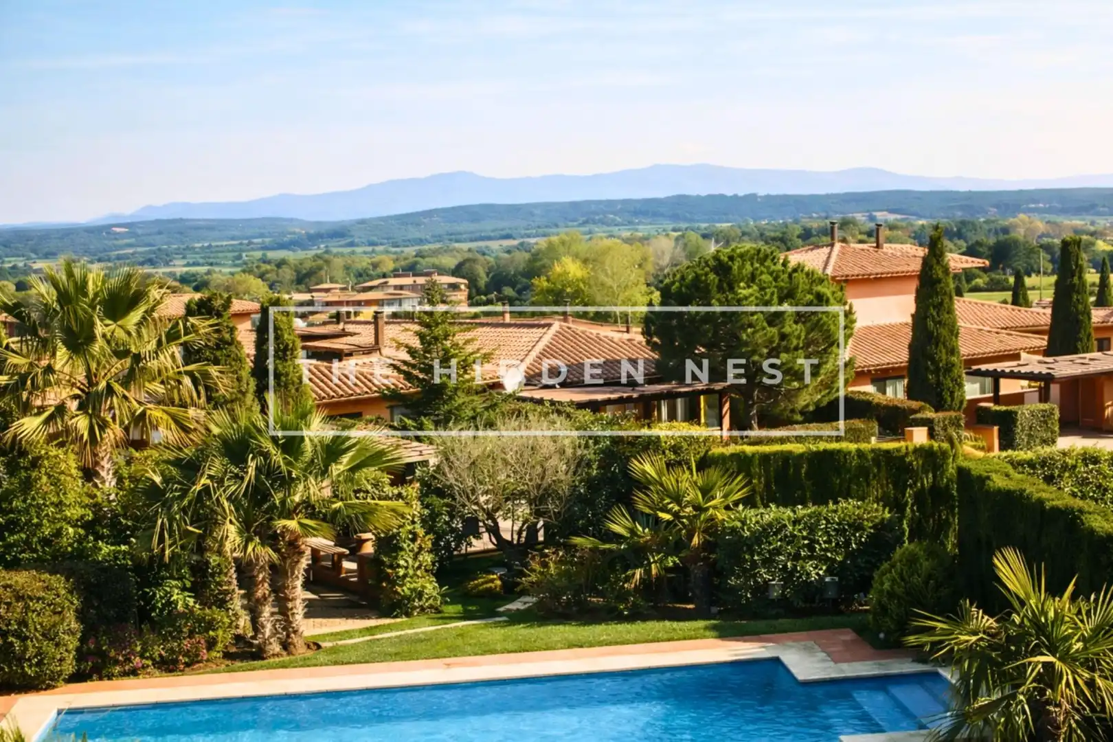 Garden of Houses for sale in Navata  with Air Conditioner, Heating and Private garden