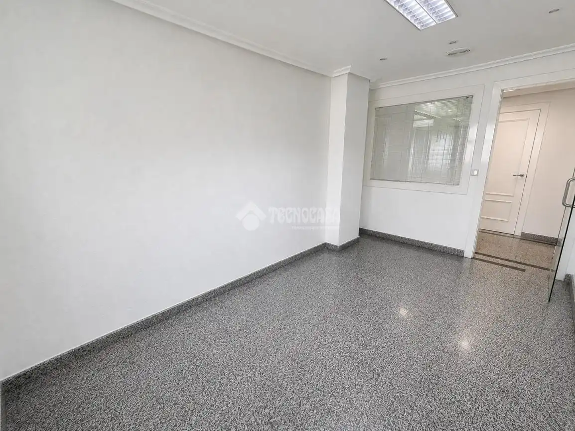 Piso en venta en León Capital  con Calefacción, Terraza y Trastero