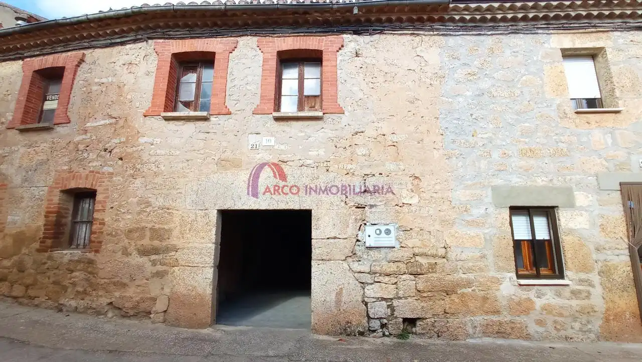 Vista exterior de Casa o chalet en venta en Rabé de las Calzadas con Calefacción