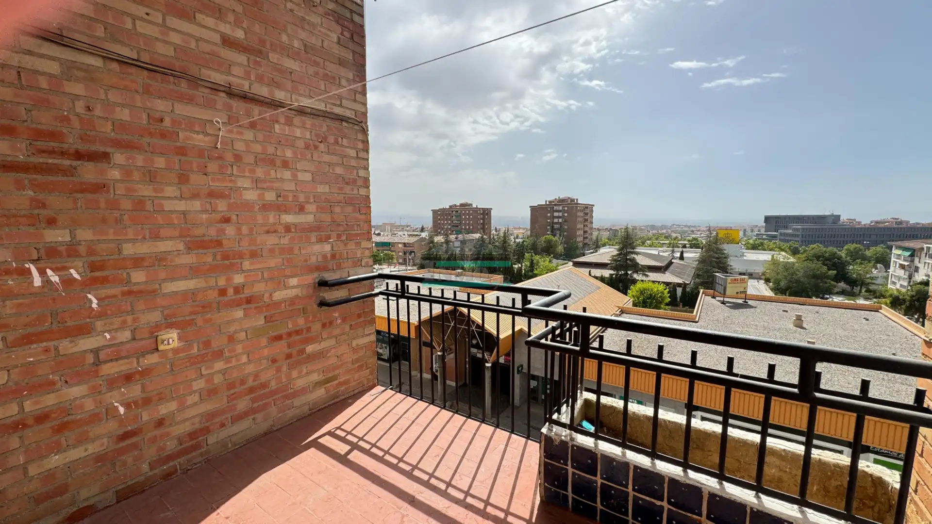 Exterior view of Flat for rent in Granada  with Air Conditioner, Heating and Terrace